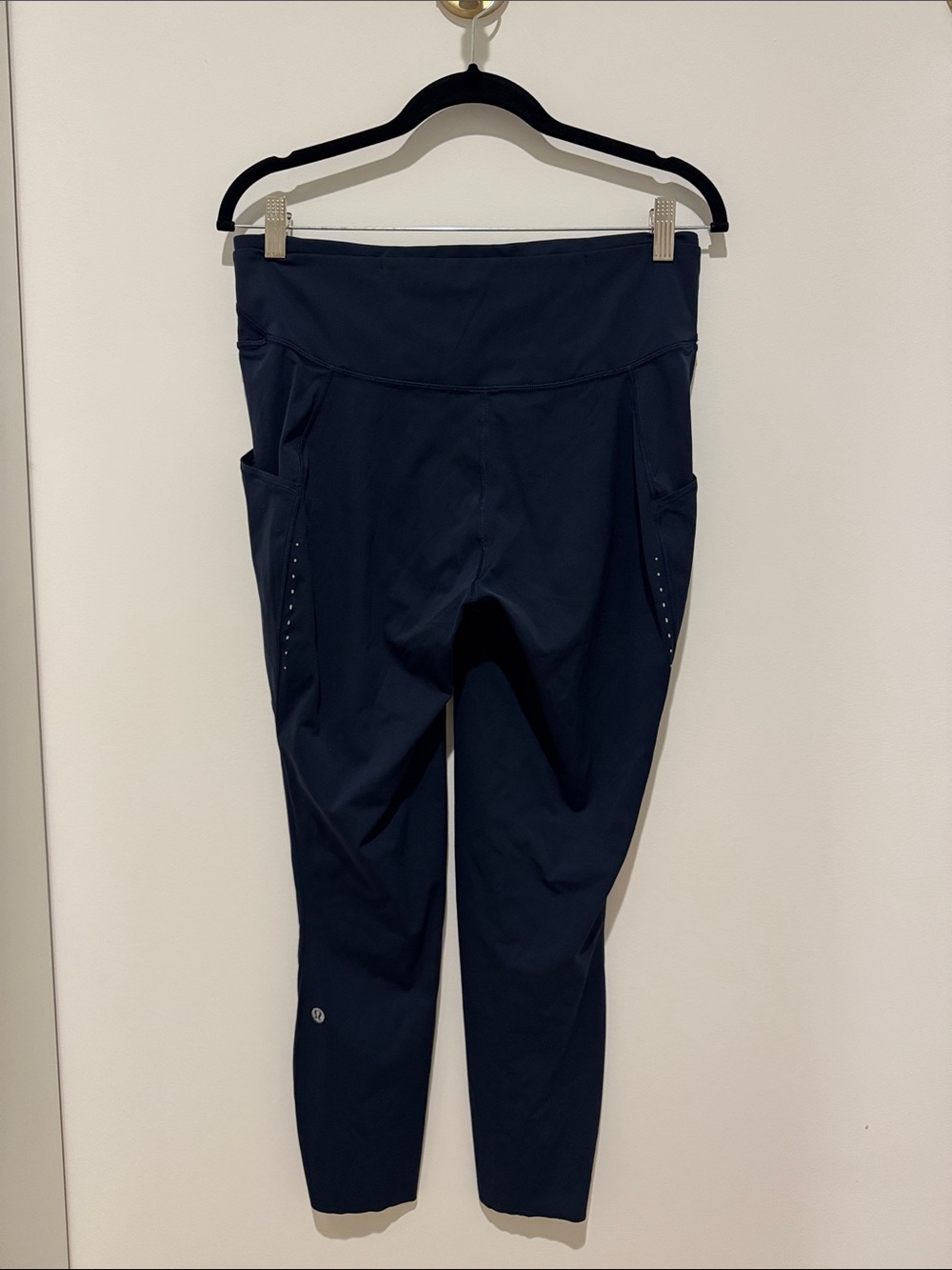 Lululemon 💙 - Picture 3 of 5